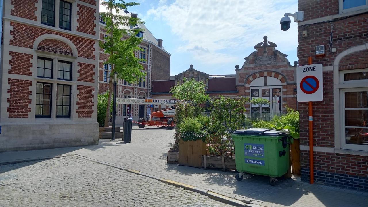 Luxe Appartement Met 3 Slaapkamers En 1 Kingsize Bed Slaapzetel En Drie Dubbelbedden Dendermonde Exteriör bild